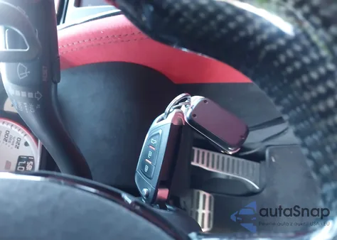 2011 Audi R8 5.2 z USA, uszkodzony, nr VIN WUAVNAFG0BN001966